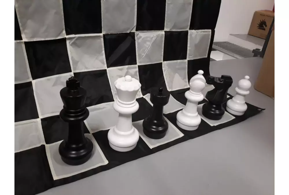 Juego de ajedrez para exterior / jardín (rey 30 cm) - figuras + tablero de ajedrez de nylon